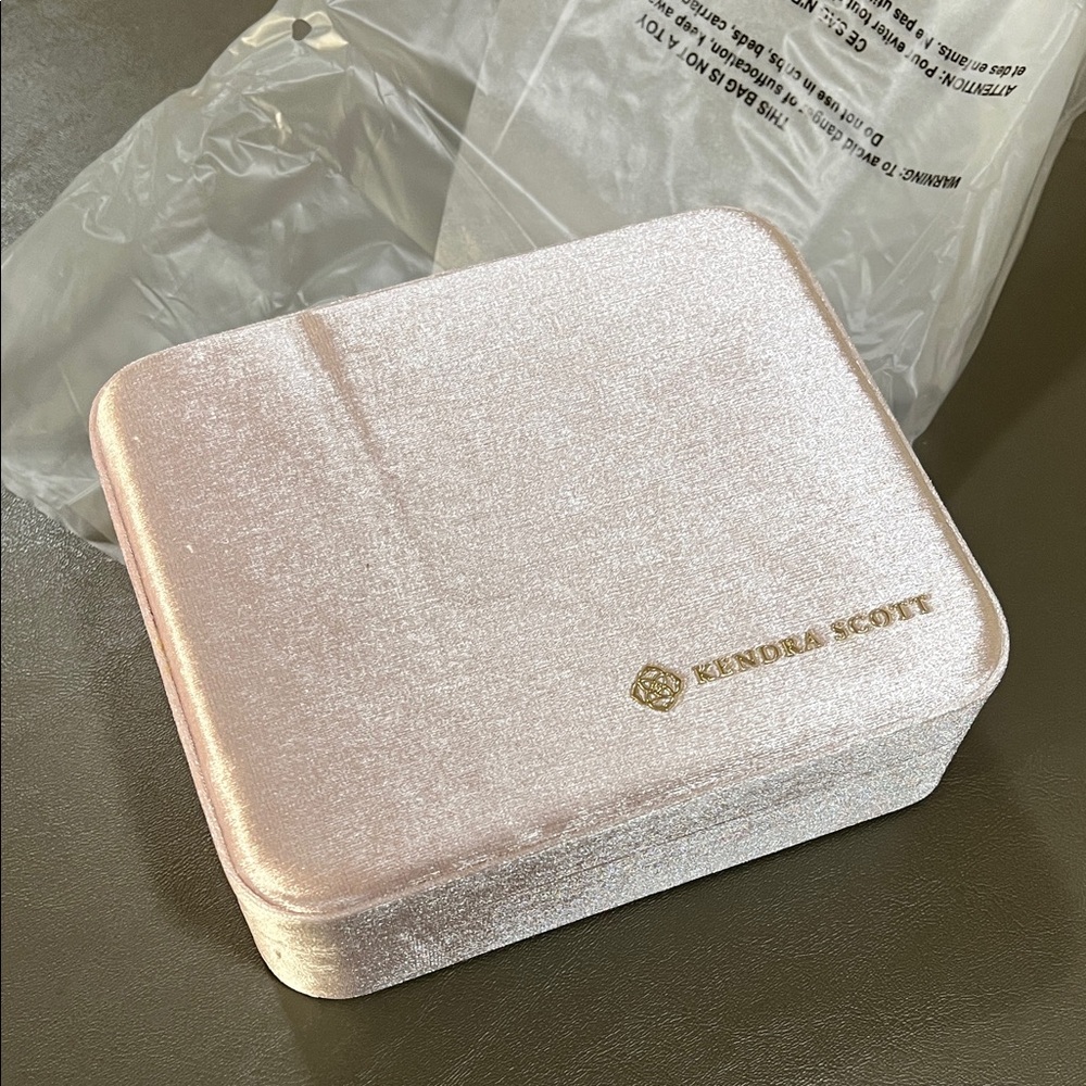 Kendra Scott Pink Velvet Jewelry Organizer